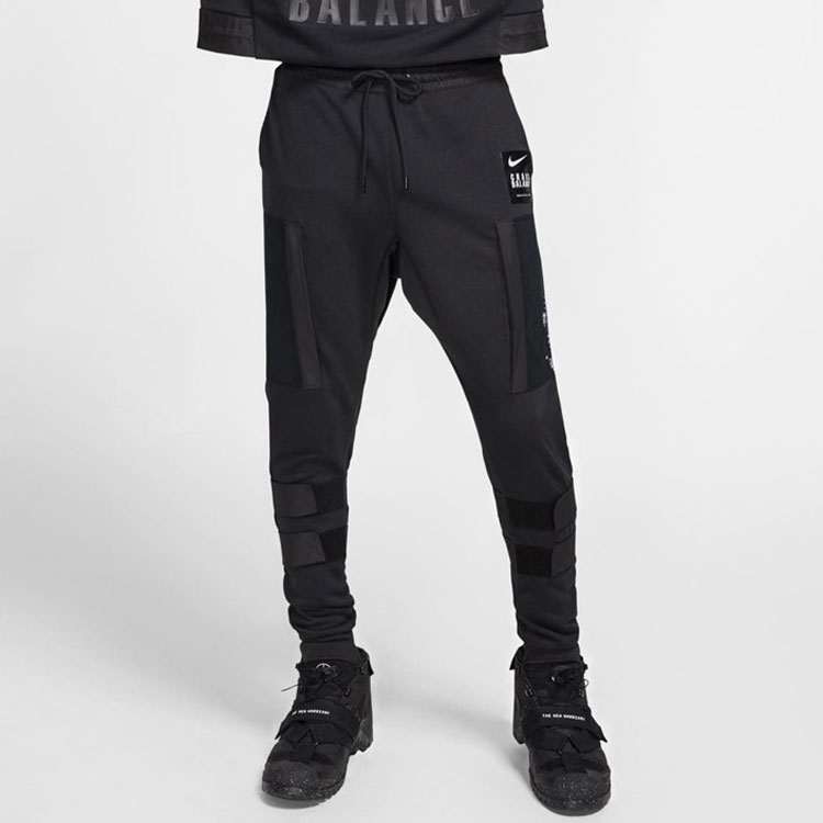 Sizing Nike 經典黑色連帽上衣與運動褲套裝 春季新款 BV7138-010