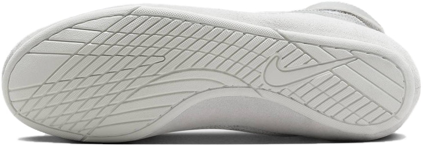 Nike Speedsweep 7 ''Putih Perak Metalik'' 366683-100 Details for Nike Speedsweep 7 ''Putih Perak Metalik'' 366683-100