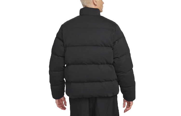 Lookbook Nike 運動風黑色Logo立領羽絨外套 FB7854-010