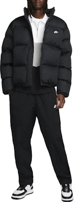 Nike Sportswear Club Jaket Kalas Kalis Air Leher Corong Hitam FB7368-010 Shop Nike Sportswear Club Jaket Kalas Kalis Air Leher Corong Hitam FB7368-010