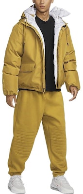 Nike Sportswear GORE-TEX Jaket Waterproof Outdoor Berhoodie Warna Perunggu. FB7595-716 Details for Nike Sportswear GORE-TEX Jaket Waterproof Outdoor Berhoodie Warna Perunggu. FB7595-716