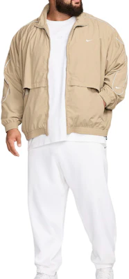 Nike Sportswear Solo Swoosh Woven Jacket Khaki Comfortable Fit FB8622-247 Details for Nike Sportswear Solo Swoosh Woven Jacket Khaki Comfortable Fit FB8622-247