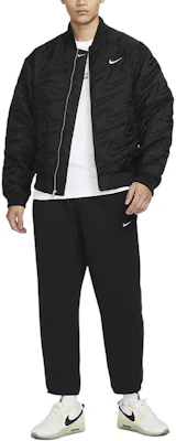 Jaket Nike Sportswear Swoosh Hitam Solid Zip Penuh Kasual Lelaki FV6152-010 Shop Jaket Nike Sportswear Swoosh Hitam Solid Zip Penuh Kasual Lelaki FV6152-010