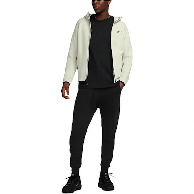 Nike Sportswear Tech Fleece Windrunner Zip Hoodie Jacket Off-White FB7921-020 Sizing Nike Sportswear Tech Fleece Windrunner Zip Hoodie Jacket Off-White FB7921-020