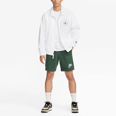 나이키 스포츠웨어 화이트 우븐 자켓 자수 로고 프린트 FN7233-100 Shop 나이키 스포츠웨어 화이트 우븐 자켓 자수 로고 프린트 FN7233-100