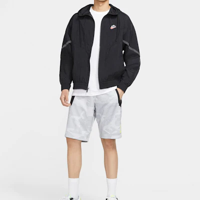 Jaket Nike Sportswear Windrunner Reflective Hitam Edisi Spring CZ0782-010 Shop Jaket Nike Sportswear Windrunner Reflective Hitam Edisi Spring CZ0782-010