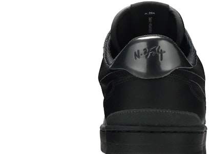 耐克壁球鞋'炭黑' CJ1640-001 Sizing 耐克壁球鞋'炭黑' CJ1640-001