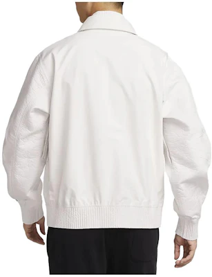 ナイキ ストーム-FIT レブロン ADV 刺繍 防水 ウインドブレーカー ジャケット ホワイト メンズ FB7126-030 Lookbook ナイキ ストーム-FIT レブロン ADV 刺繍 防水 ウインドブレーカー ジャケット ホワイト メンズ FB7126-030