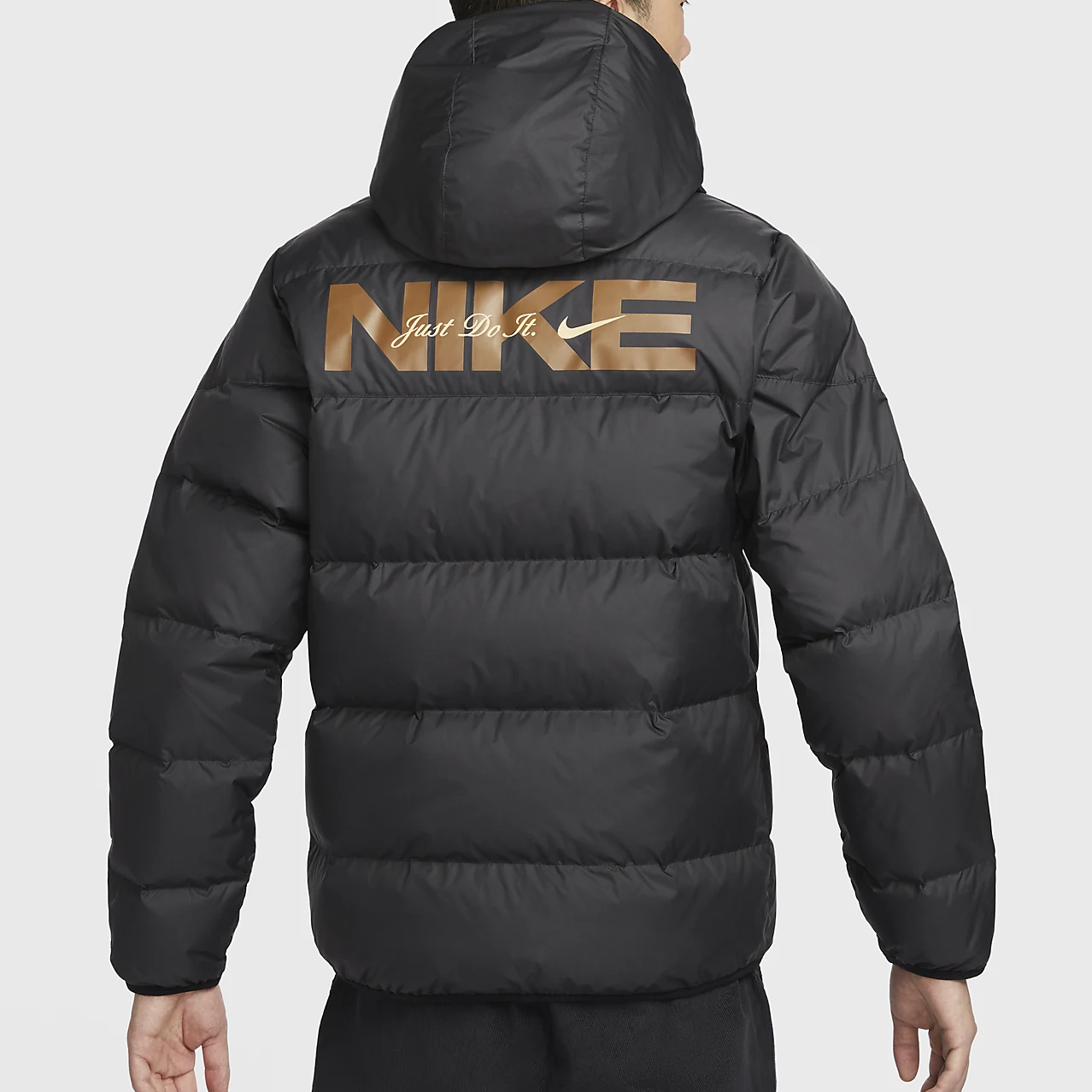 Shop Nike Storm-FIT Windrunner 黑色防風防水連帽外套 HQ4183-010