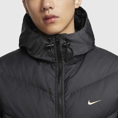 Nike Storm-FIT Windrunner 黑色防風防水連帽外套 HQ4183-010 Sizing Nike Storm-FIT Windrunner 黑色防風防水連帽外套 HQ4183-010