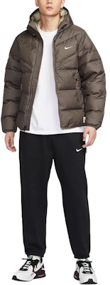 나이키 스톰-FIT 윈드러너 후드 다운 자켓 미네랄 그레이 HV8203-004 Lookbook 나이키 스톰-FIT 윈드러너 후드 다운 자켓 미네랄 그레이 HV8203-004