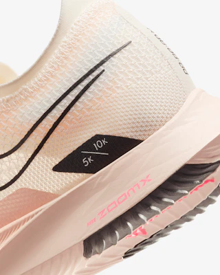 Nike Streakfly ''Blass Elfenbein Guava'' DJ6566-105 1