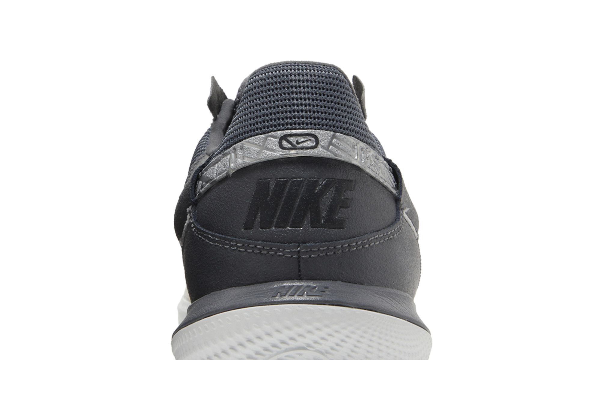 Sizing Nike Streetgato 'Putih Kelabu Gelap' DC8466-159