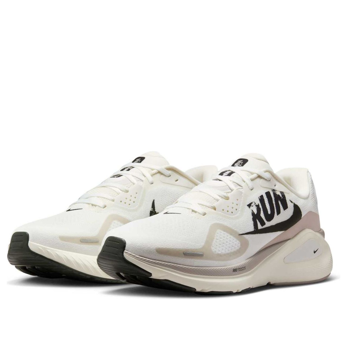 Shop 耐克 Structure 26 'Run Pack' 跑鞋 IB5698-100