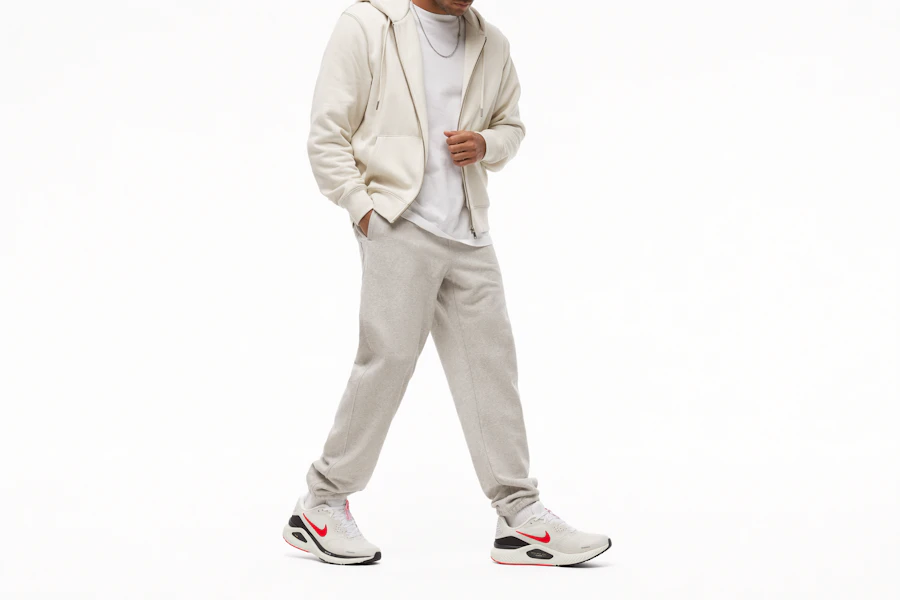 Nike Structure 26 白色/中灰/松樹光輝/亮猩紅 HQ2588-106 Order Nike Structure 26 白色/中灰/松樹光輝/亮猩紅 HQ2588-106