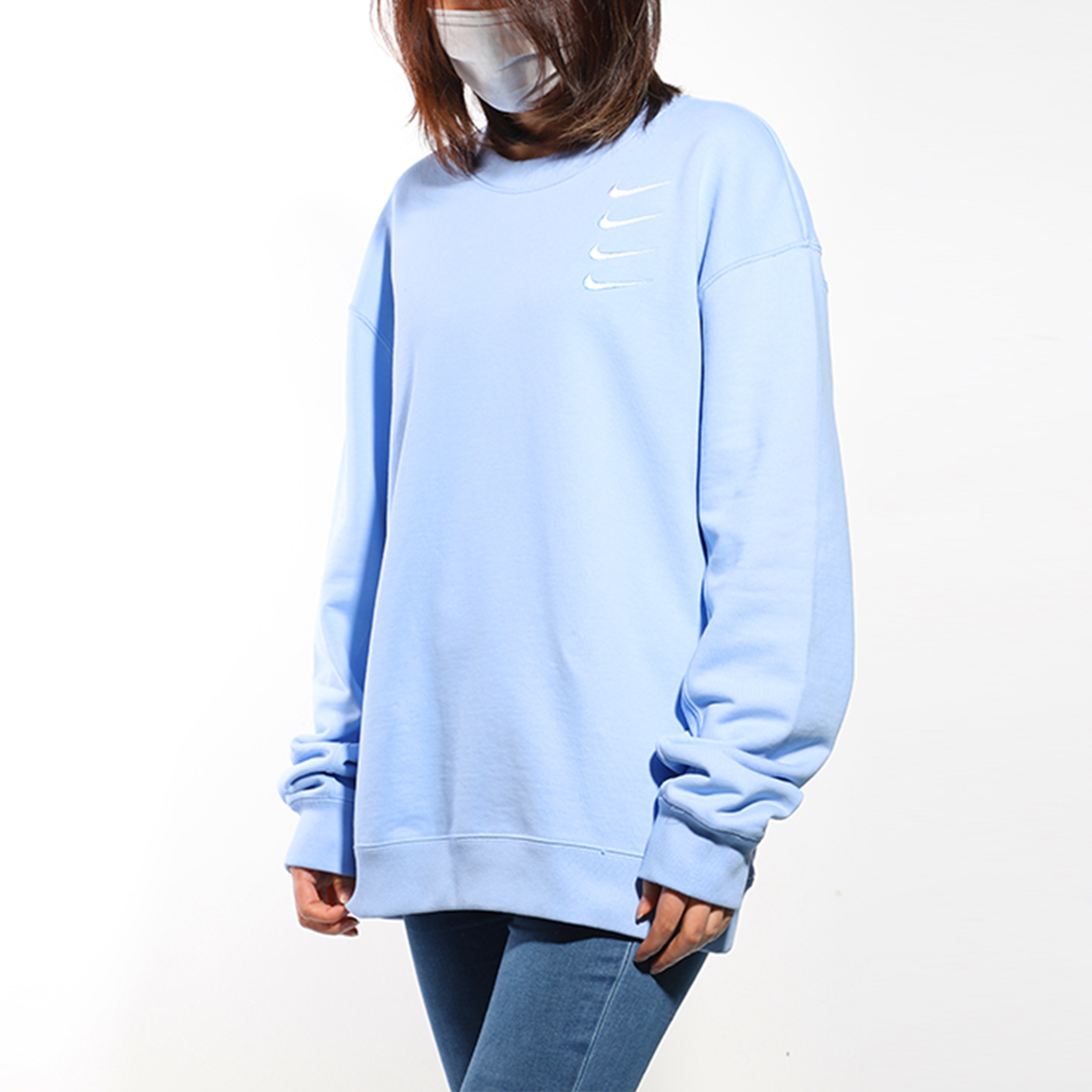 Shop Nike Swoosh Degradado Sudadera Cuello Redondo Azul Claro DA3193-431