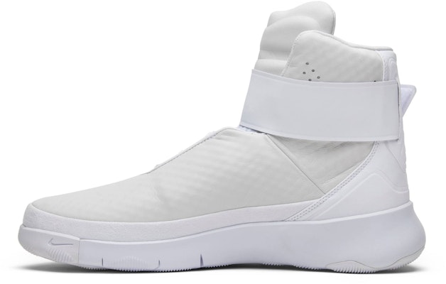 Nike Swoosh Hunter 'Putih' 832820-101 Lookbook Nike Swoosh Hunter 'Putih' 832820-101