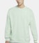 Shop ナイキ スウッシュ ヴィンテージ グラデーション プルオーバー スウェット ライトグリーン DA3193-330