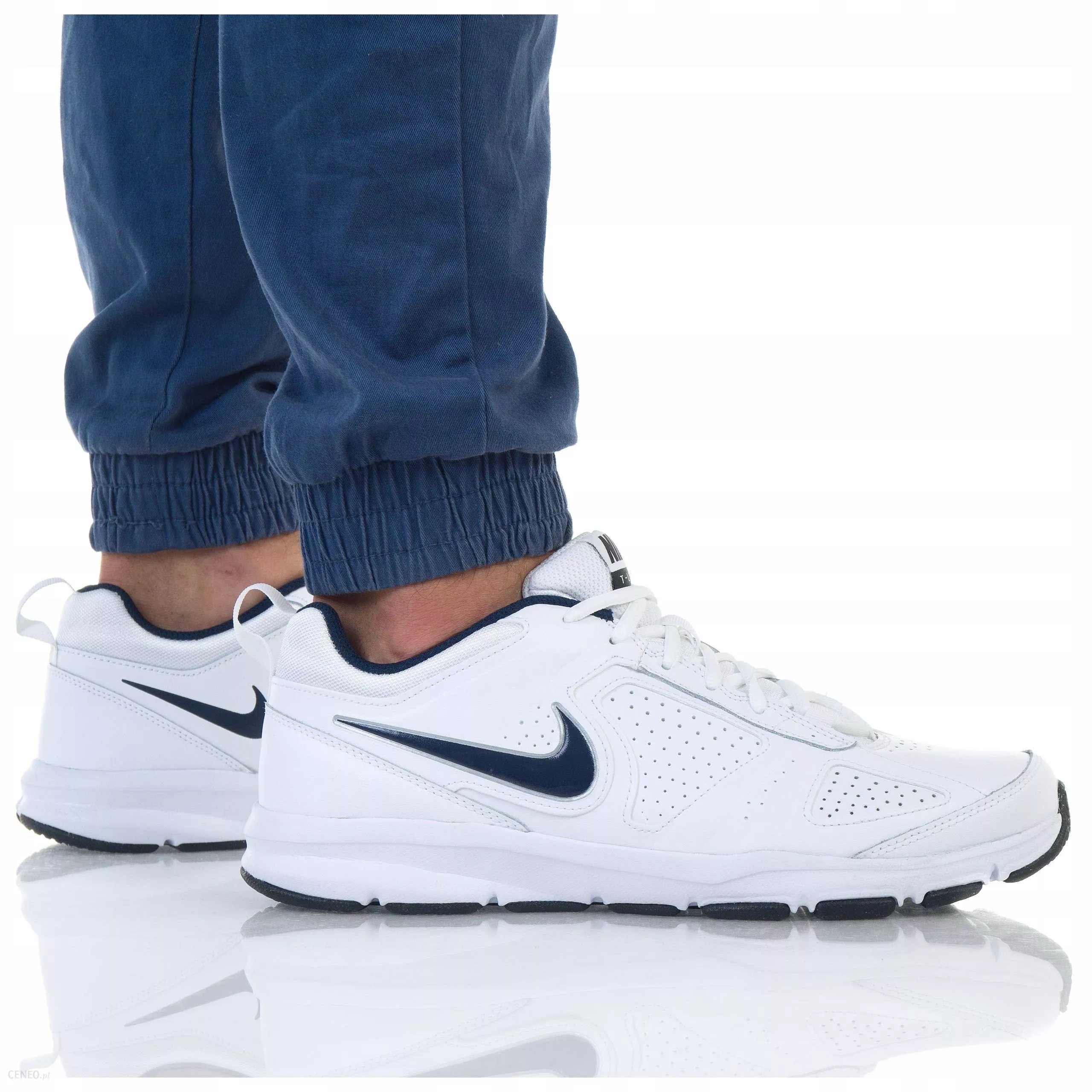 Sizing 耐克 T-Lite 11 白色/黑色 616544-101