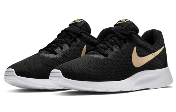Lookbook 耐吉 Tanjun 低帮跑步鞋 黑金
