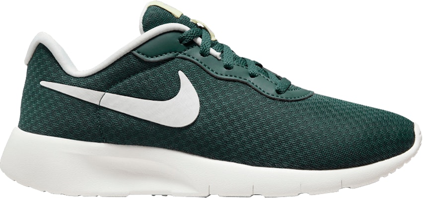 Nike tanjun top grade school