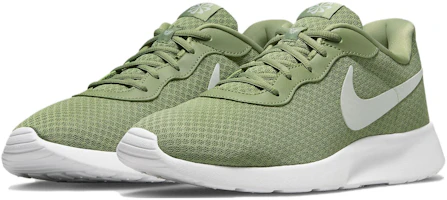Lookbook Nike Tanjun EasyOn ''Vert Olive'' DV7775-300