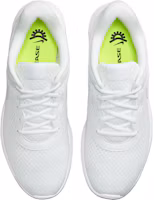 Shop Nike Tanjun FlyEase 防滑減震 低筒 運動休閒鞋 男款 白