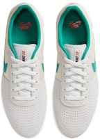 Nike SB Team Classic 低幫板鞋 男女同款 灰綠 Shop Nike SB Team Classic 低幫板鞋 男女同款 灰綠