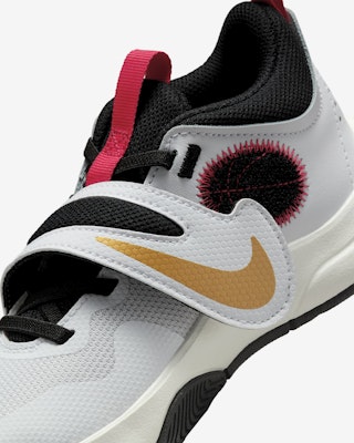 (Preschool) Nike Team Hustle D 11 'White Metallic Gold' DV8994-104 1