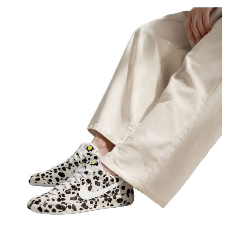 Sizing Nike Tennis Classic 'Chew Dog White' JA8560-100