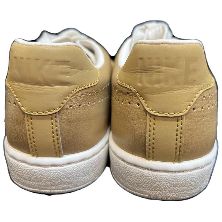 Shop 耐克网球经典Ultra '温布尔登' 833956-700