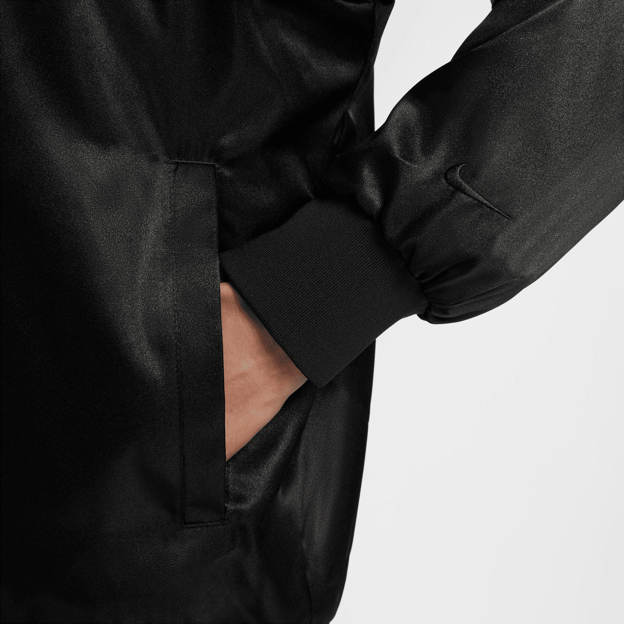 Details for Nike Therma-FIT SS25 Kobe Series Jaket Lengan Panjang Hitam. HQ4696-010