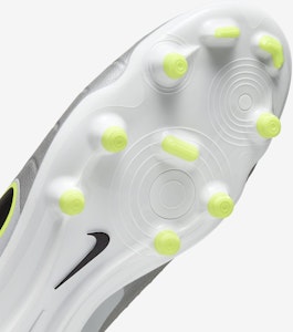 ナイキ ティエンポ レジェンド 10 アカデミー「メタリック シルバー ボルト」 DV4337-001 Sizing ナイキ ティエンポ レジェンド 10 アカデミー「メタリック シルバー ボルト」 DV4337-001