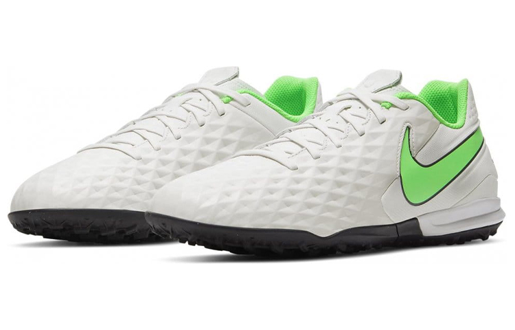 Lookbook ナイキ ティエンポ レジェンド 8 アカデミー TF 白/緑 AT6100-030