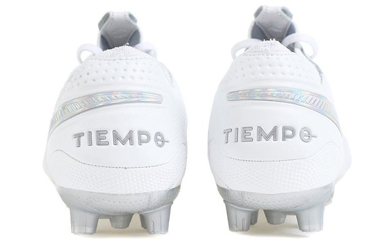 Lookbook 耐吉 Tiempo Legend 8 Elite HG 硬場地足球鞋 白銀色