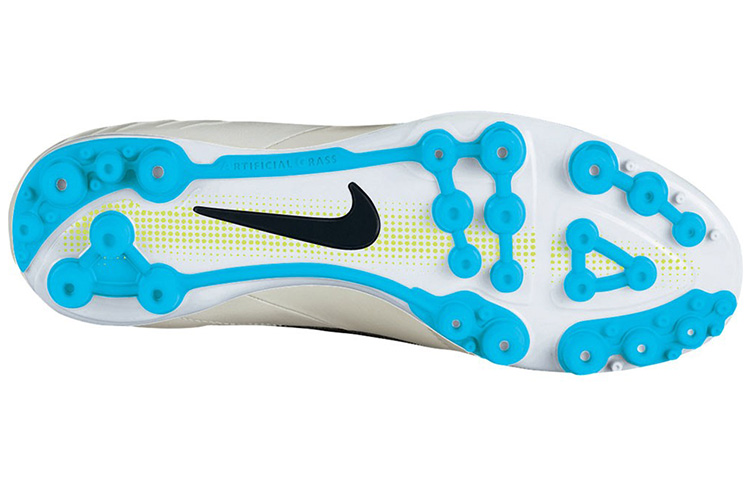 Lookbook Nike Tiempo Legend VI FG 'Putih Hitam Biru' Lapangan Keras 553216-001