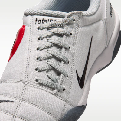 耐克Total 90高级款 浅烟灰/大学红/光子灰尘/黑色 IH3585-002 Sizing 耐克Total 90高级款 浅烟灰/大学红/光子灰尘/黑色 IH3585-002