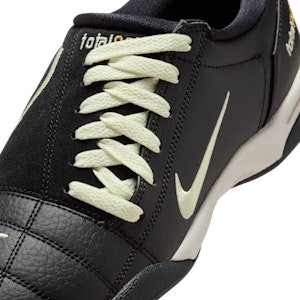 Zapatos de Fútbol Nike Total 90 Negro/Oro Metálico/Marrón Claro/Leche Coco IO2083-010 Sizing Zapatos de Fútbol Nike Total 90 Negro/Oro Metálico/Marrón Claro/Leche Coco IO2083-010