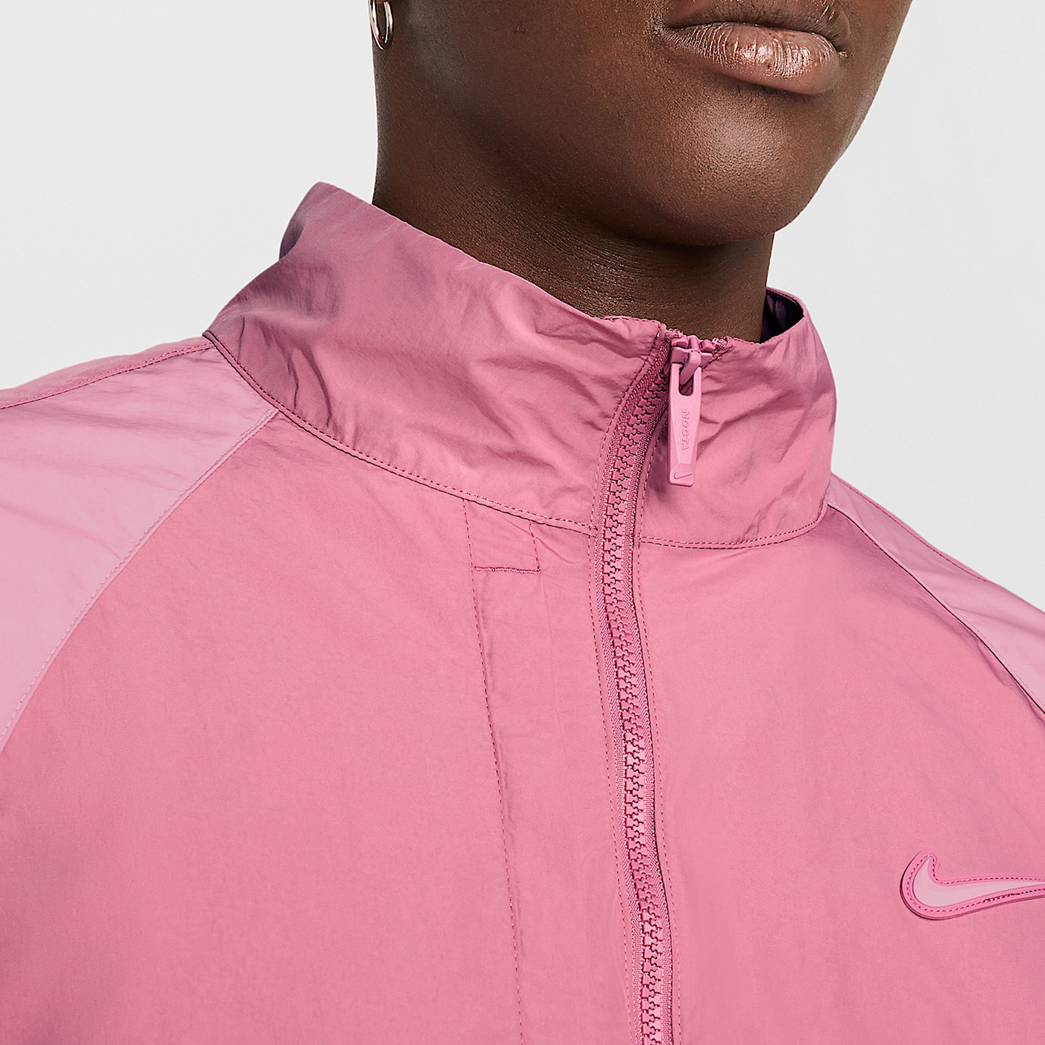 Purchase Chaqueta Retro Nike Unisex con Cremallera Completa Rosa. FN7666-667