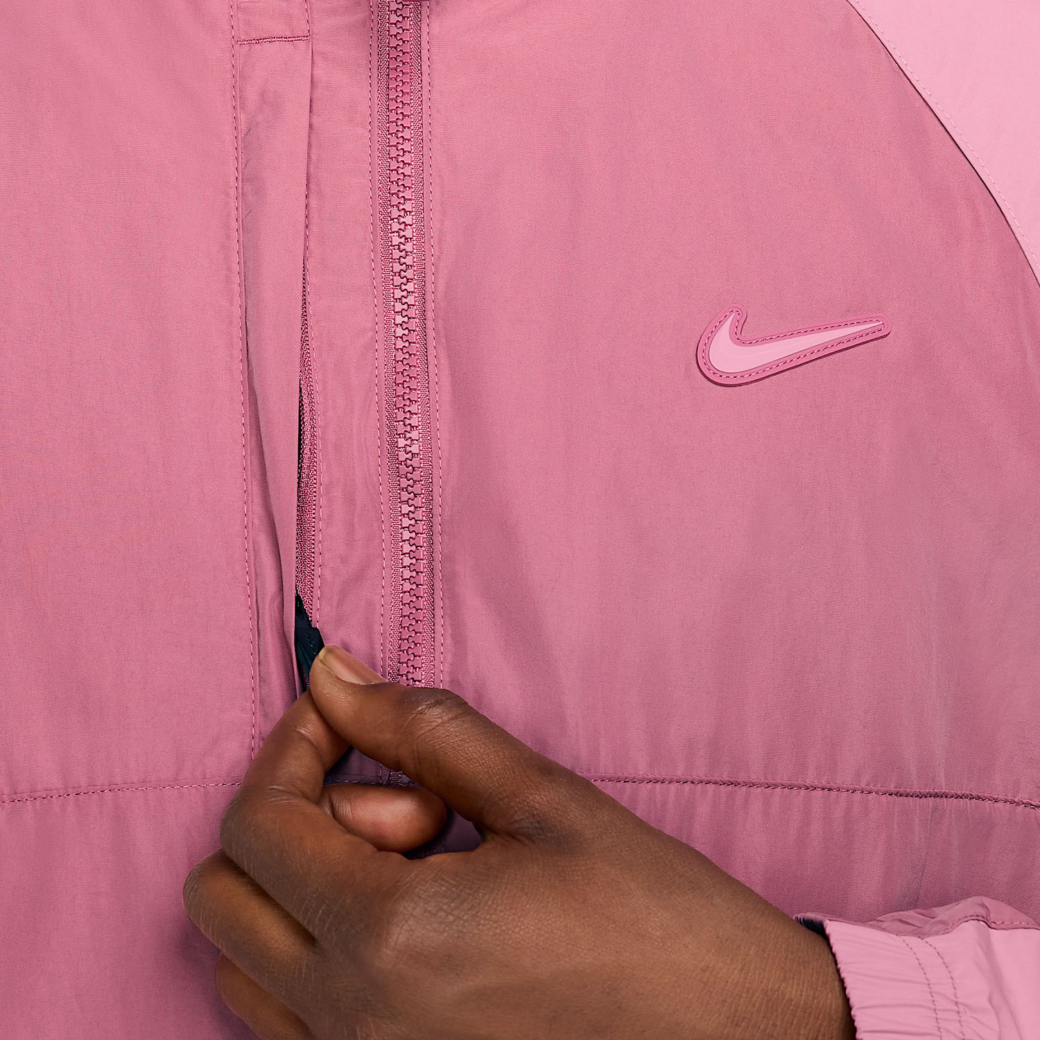 Details for Chaqueta Retro Nike Unisex con Cremallera Completa Rosa. FN7666-667
