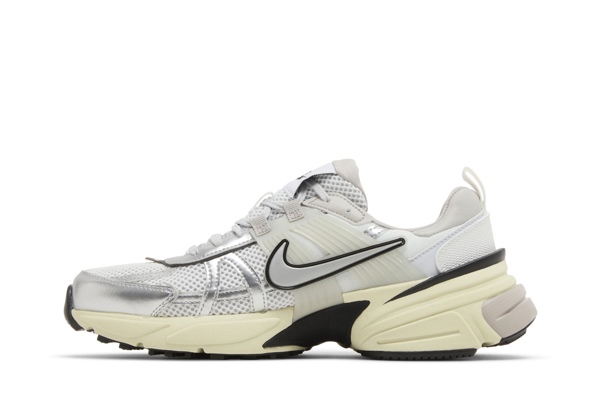 Shop Nike V2K Run 'Perak Logam Platinum Tulin' HJ4497-100