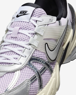 Nike V2K 跑鞋「石墨黑微色」 HF1876-500 Sizing Nike V2K 跑鞋「石墨黑微色」 HF1876-500
