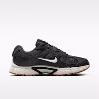 Shop Nike V5 RNR 運動鞋 黑色/中棕色膠底/幻影色 II6292-004