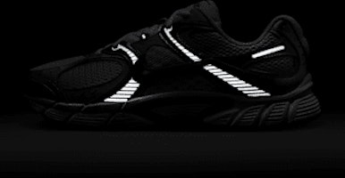 나이키 V5 RNR 스니커즈 HJ5228-100 3