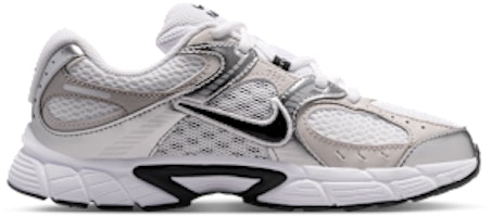 나이키 V5 RNR 스니커즈 화이트/버트 그레이/컬리지 그레이/블랙 HQ6411-100 Lookbook 나이키 V5 RNR 스니커즈 화이트/버트 그레이/컬리지 그레이/블랙 HQ6411-100