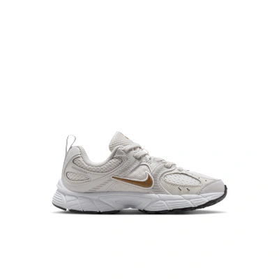 (Preschool) Nike V5 RNR Sneakers White/Metallic Silver/Photon Dust/Metallic Gold