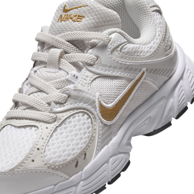 Sizing (PS) ナイキ V5 RNR スニーカー ホワイト/メタリックシルバー/フォトンダスト/メタリックゴールド HQ6412-104