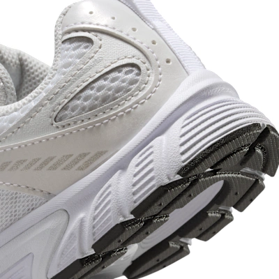 (Preschool) Nike V5 RNR Sneakers White/Metallic Silver/Photon Dust/Metallic Gold