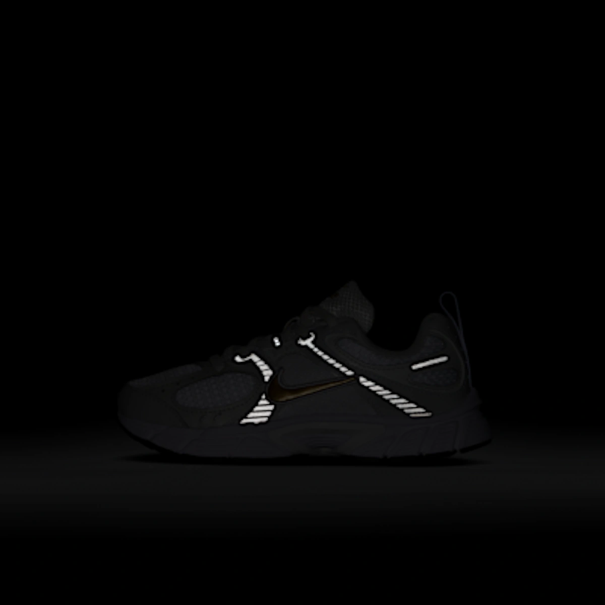 (Preschool) Nike V5 RNR Sneakers White/Metallic Silver/Photon Dust/Metallic Gold