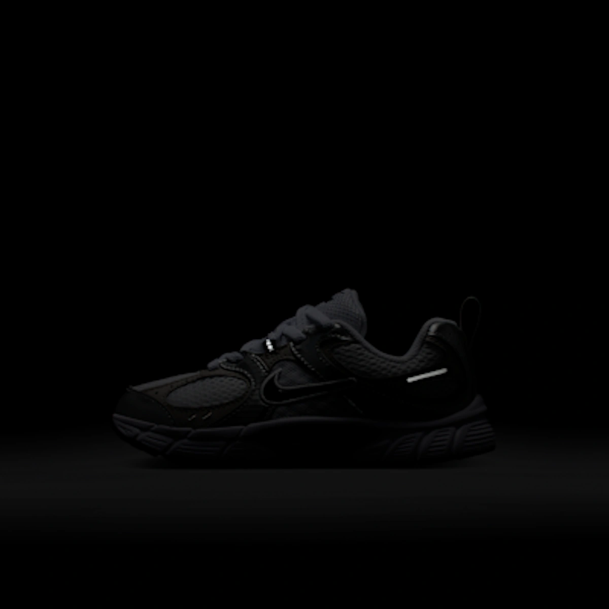 (Youth) Nike V5 RNR White/Bust Gray/College Gray/Black